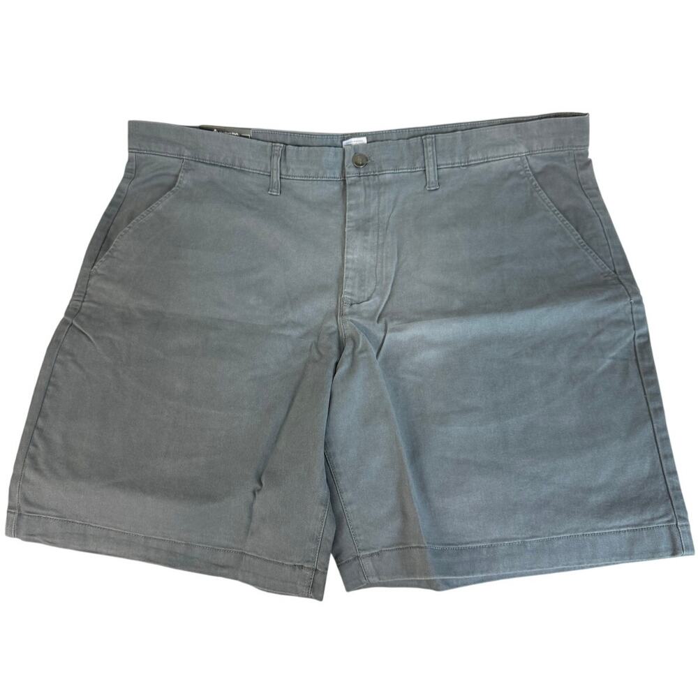 Flat Front Mens Shorts Size 40 Knee Length Zipper Pockets New with Tags